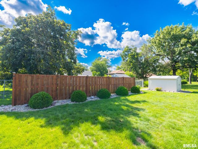 2721 N RUSTIC RIDGE Drive, Peoria, IL 61604