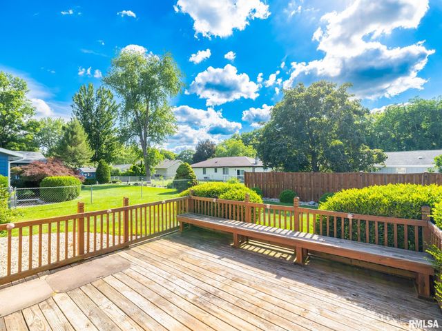 2721 N RUSTIC RIDGE Drive, Peoria, IL 61604