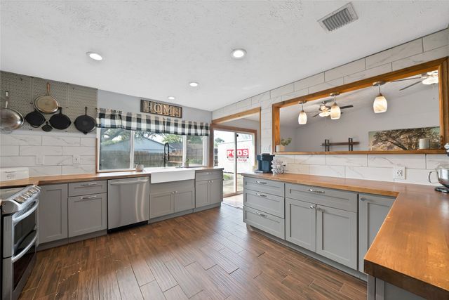 5040 S Colony Boulevard, The Colony, TX 75056