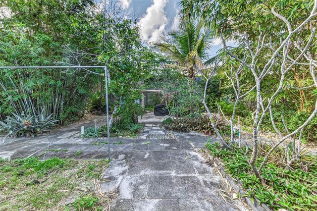 1802 Lauderdale Manor Drive, Fort Lauderdale, FL 33311