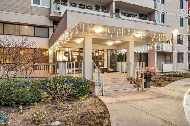 12900 Lake Avenue 216, Lakewood, OH 44107