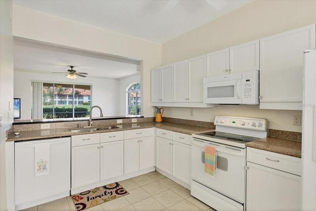 1007 GONDOLA PARK DRIVE 1007, Venice, FL 34292