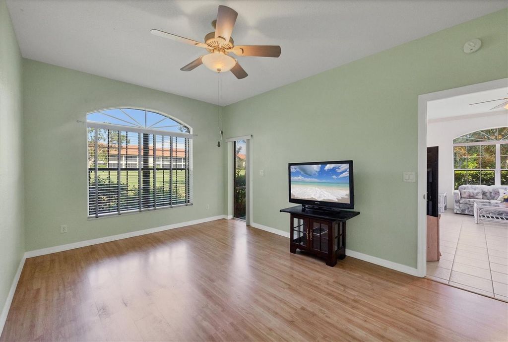 Image 18 of property listing at 1007 GONDOLA PARK DRIVE 1007, Venice, FL 34292
