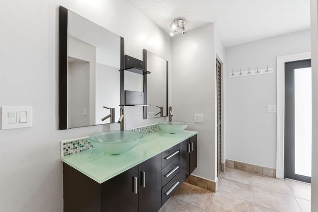 2326 NW 120th Way, Coral Springs, FL 33065