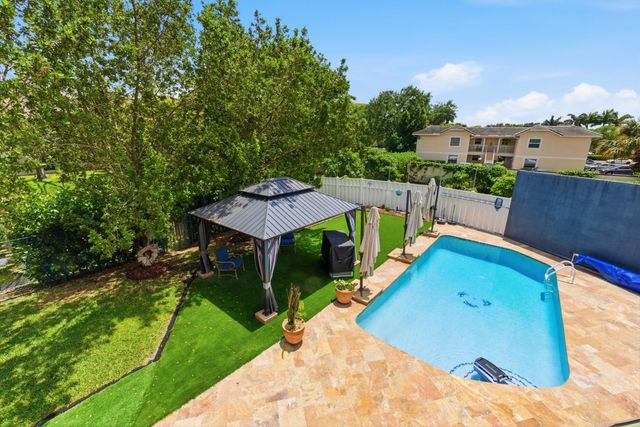 2326 NW 120th Way, Coral Springs, FL 33065