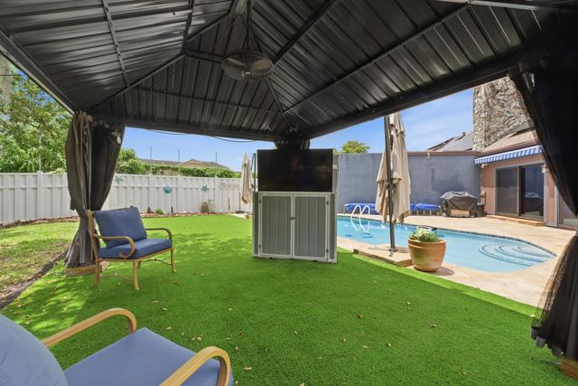 2326 NW 120th Way, Coral Springs, FL 33065
