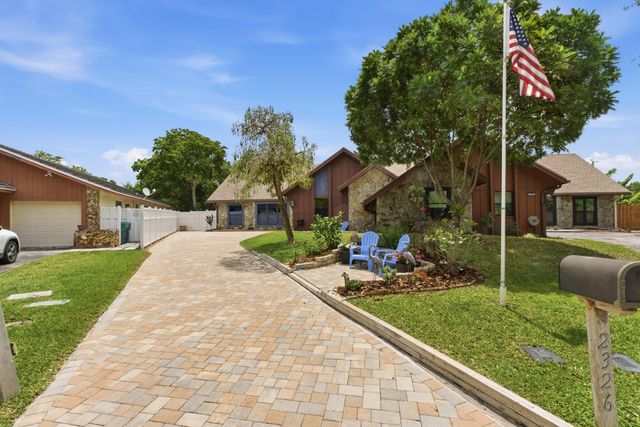 2326 NW 120th Way, Coral Springs, FL 33065