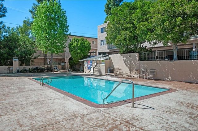 2940 N Verdugo Road 214, Glendale, CA 91208
