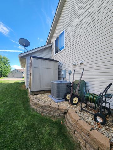 816 River Terrace, Prescott, WI 54021