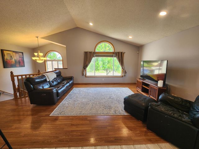 816 River Terrace, Prescott, WI 54021