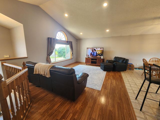 816 River Terrace, Prescott, WI 54021