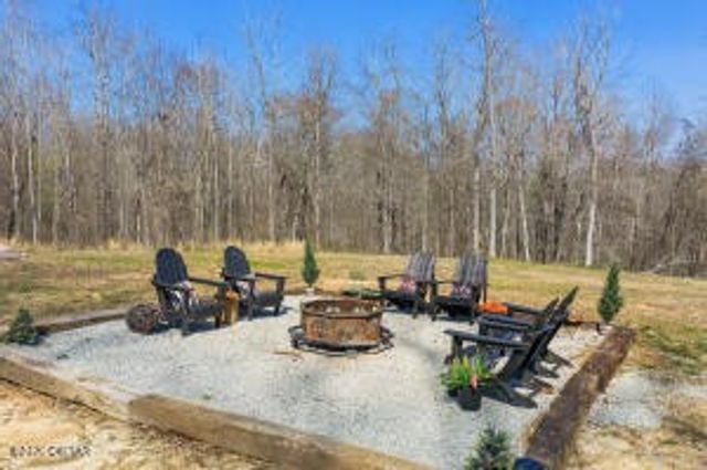 781 Burns Hill Rd, Lobelville, TN 37097