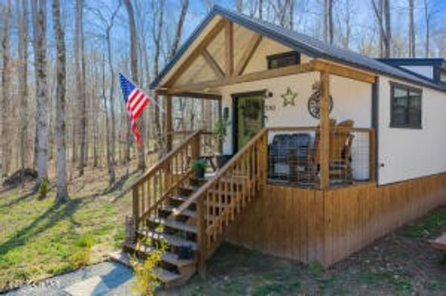 781 Burns Hill Rd, Lobelville, TN 37097