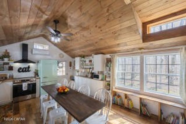 781 Burns Hill Rd, Lobelville, TN 37097