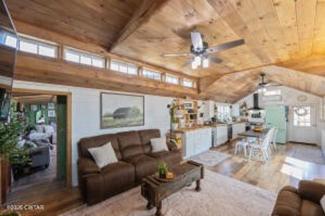 781 Burns Hill Rd, Lobelville, TN 37097