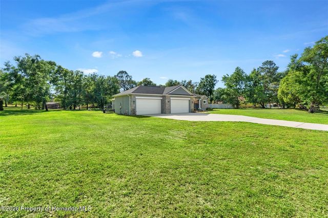 2111 Maximilian Avenue, Spring Hill, FL 34609