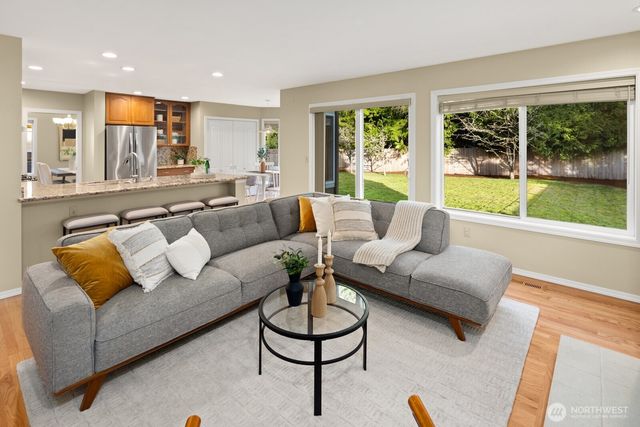 16708 5th Avenue NE, Shoreline, WA 98155