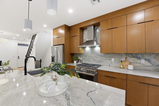 207 4TH ST, Jc, Downtown, NJ 07302