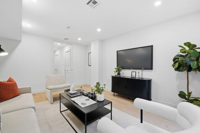 207 4TH ST, Jc, Downtown, NJ 07302