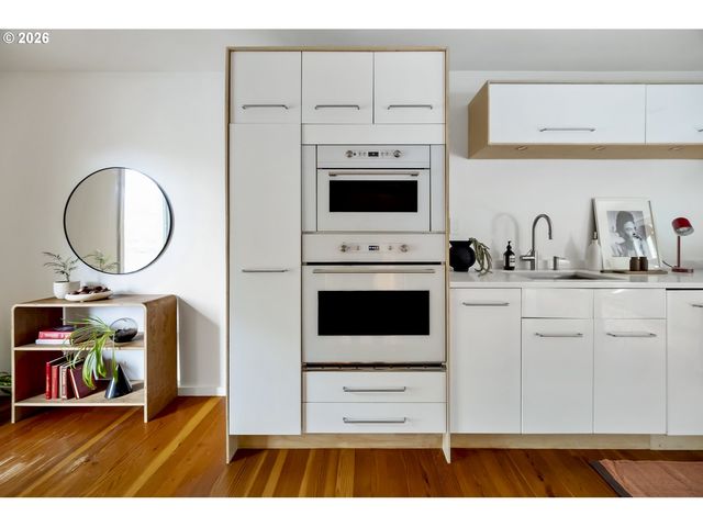 3965 N GANTENBEIN Ave, Portland, OR 97227