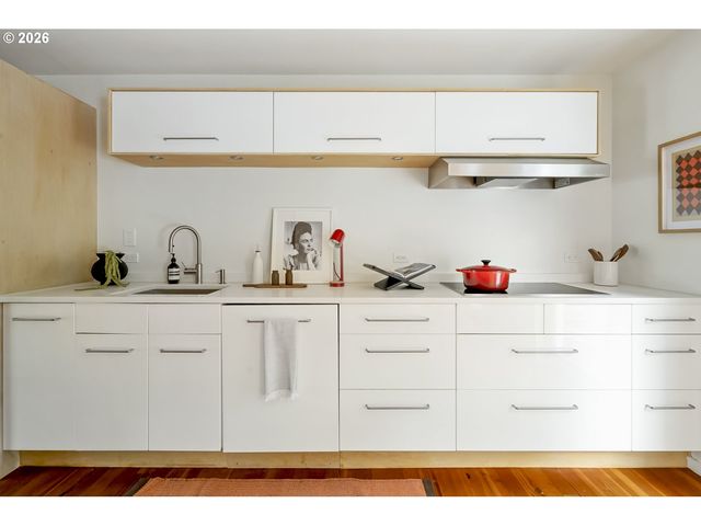 3965 N GANTENBEIN Ave, Portland, OR 97227