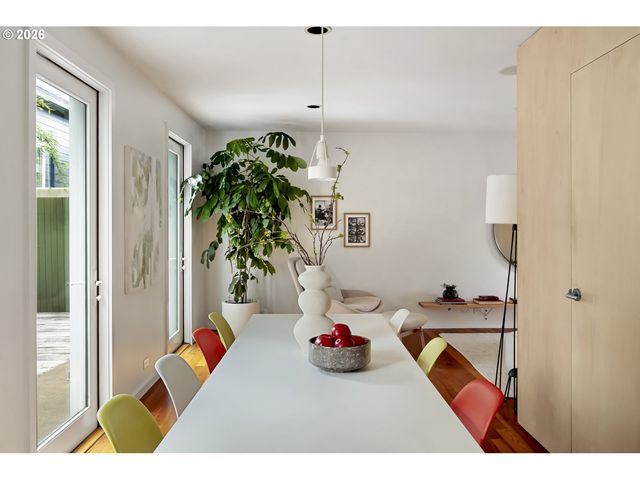 3965 N GANTENBEIN Ave, Portland, OR 97227