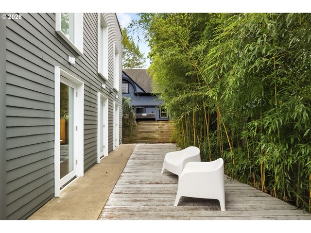 3965 N GANTENBEIN Ave, Portland, OR 97227