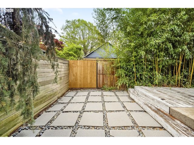 3965 N GANTENBEIN Ave, Portland, OR 97227