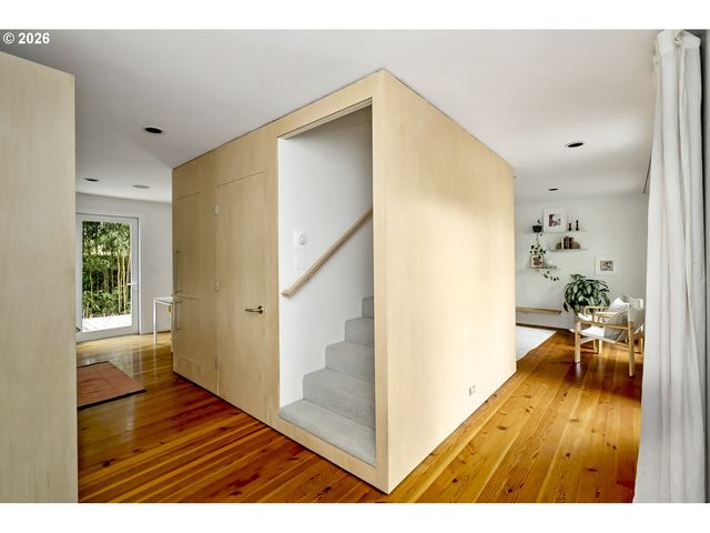 3965 N GANTENBEIN Ave, Portland, OR 97227