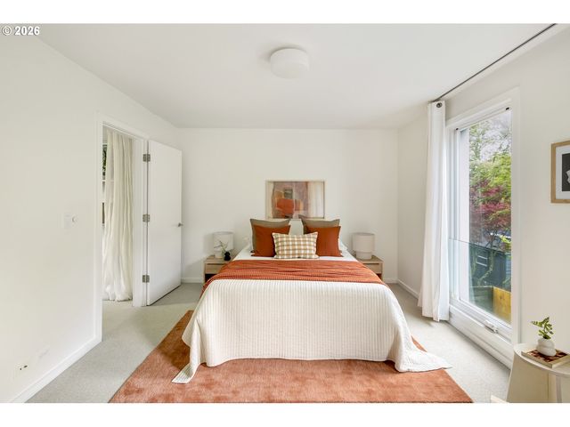 3965 N GANTENBEIN Ave, Portland, OR 97227