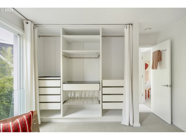 3965 N GANTENBEIN Ave, Portland, OR 97227