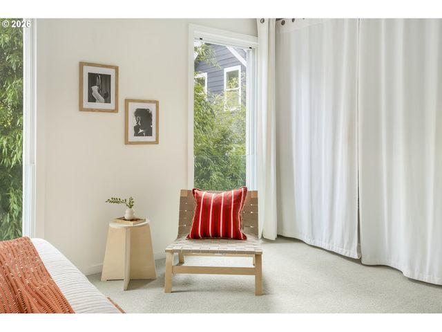 3965 N GANTENBEIN Ave, Portland, OR 97227