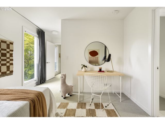 3965 N GANTENBEIN Ave, Portland, OR 97227