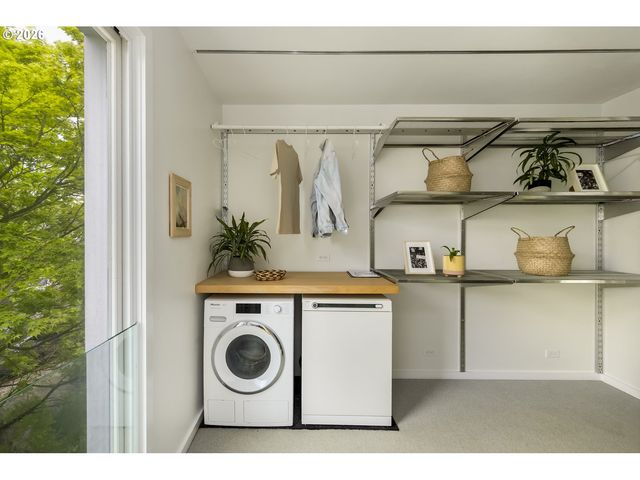 3965 N GANTENBEIN Ave, Portland, OR 97227