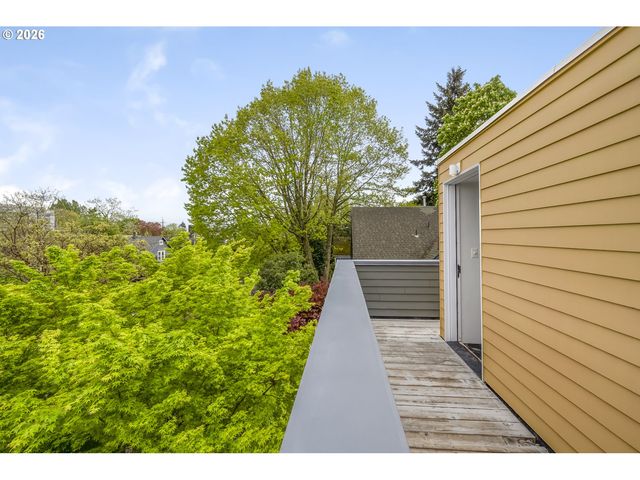 3965 N GANTENBEIN Ave, Portland, OR 97227