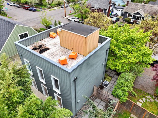 3965 N GANTENBEIN Ave, Portland, OR 97227