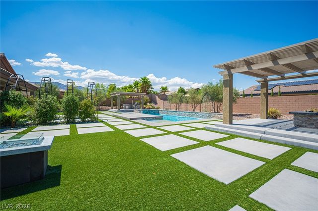 10300 Mystic Ledge Court, Las Vegas, NV 89149