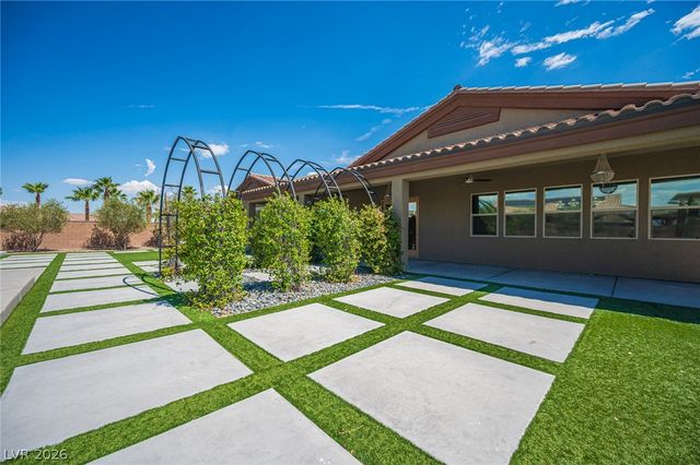 10300 Mystic Ledge Court, Las Vegas, NV 89149