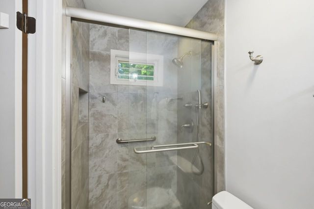 435 Stonebridge Drive, Roswell, GA 30075