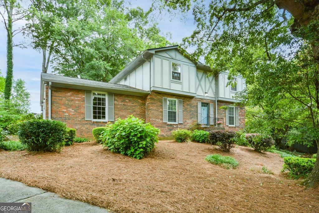 435 Stonebridge Drive, Roswell, GA 30075