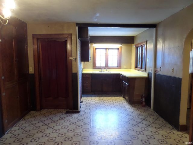 2702 S Meridian Street, Marion, IN 46953