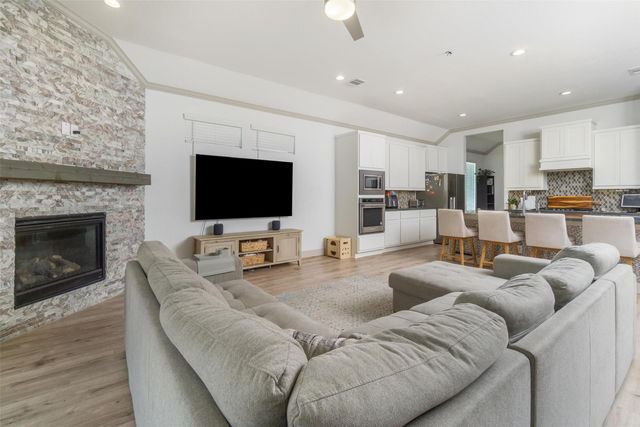 2572 Ravenna Court, Friendswood, TX 77546