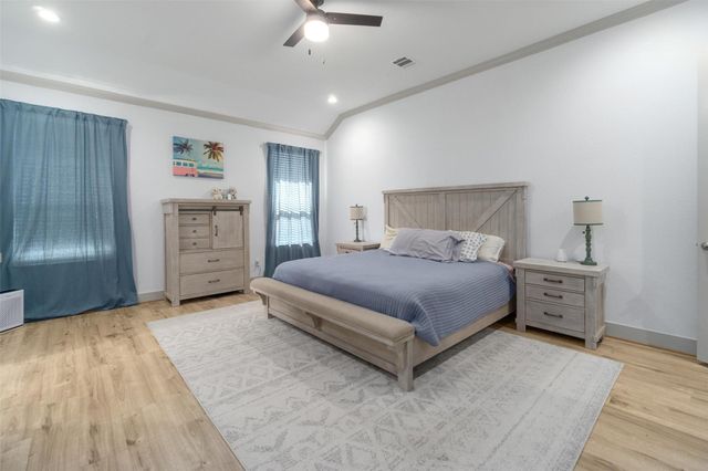 2572 Ravenna Court, Friendswood, TX 77546