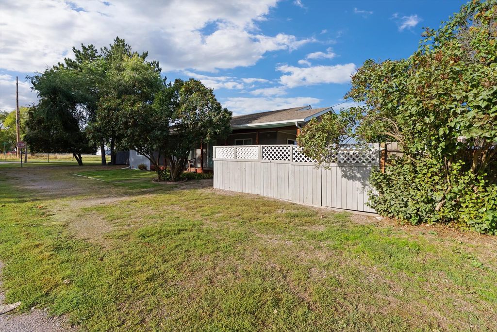 608 6th Street E, Polson, MT 59860 photo 4