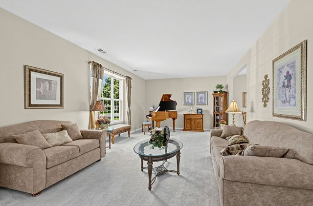 211 Honors Drive, Shorewood, IL 60404
