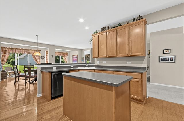 211 Honors Drive, Shorewood, IL 60404