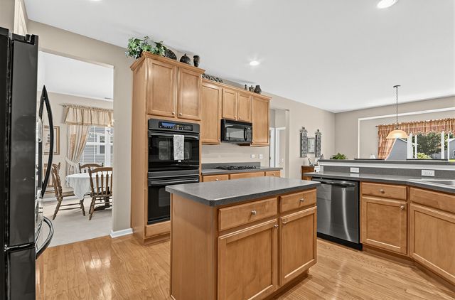 211 Honors Drive, Shorewood, IL 60404