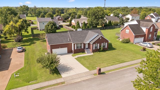 1014 Kiser Ave, Hendersonville, TN 37075