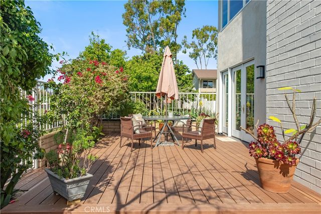 24 Spicewood Way, Irvine, CA 92612