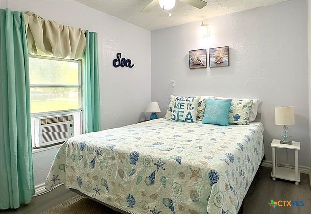 302 E Dallas Avenue, Seadrift, TX 77983